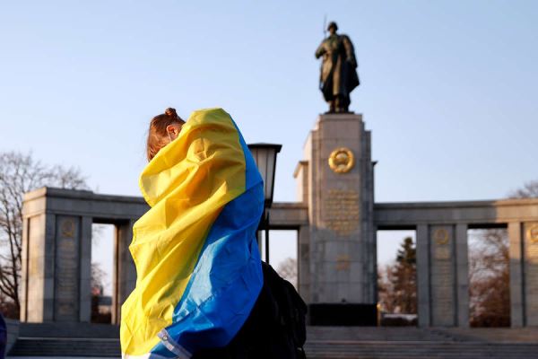 «Это пощечина Украине». Посол оценил запрет украинских флагов в Берлине 9 мая 