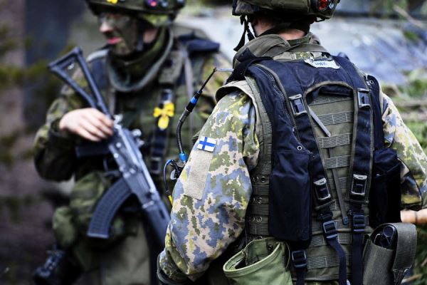 Финляндия подала заявку в НАТО, Швеция — на очереди. Чем это грозит России 