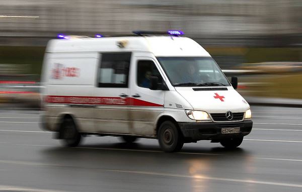 Около московского ресторана нашли троих мужчин с ножевыми ранениями, один умер