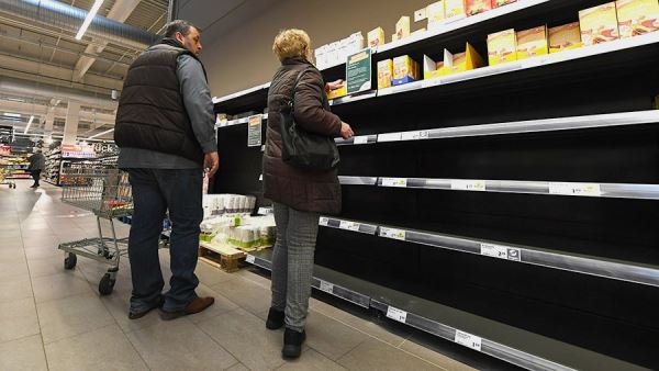 Продовольственные союзы ФРГ предупредили о риске нехватки продуктов питания<br />
