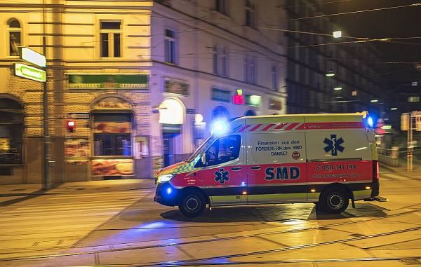 СМИ: в Австрии при крушении поезда погибли не менее двух человек