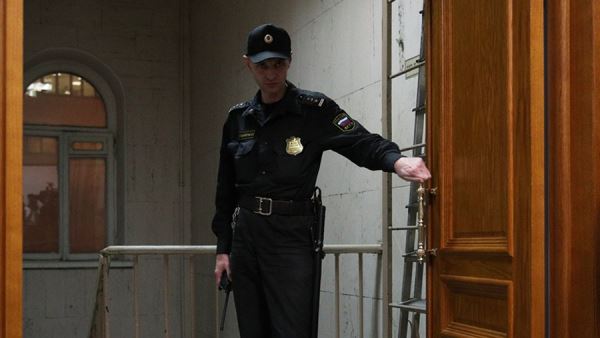 Суд в Москве заочно арестовал двух офицеров ВСУ за обстрелы жителей Донбасса<br />
