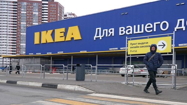 IKEA продлила выплату зарплаты сотрудникам в России до августа<br />

