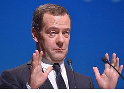 Медведев ответил на желание НАТО выйти из договора с РФ фразой из романа Золотой теленок